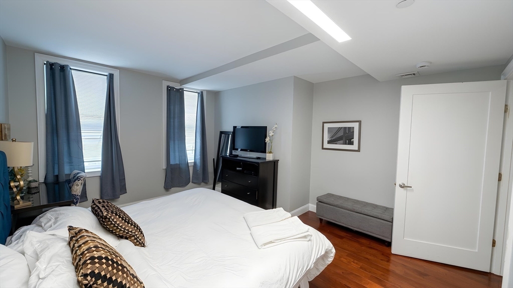 9 Anderson Street, Unit 1F Boston, MA 02114 - Photo 11 of 18