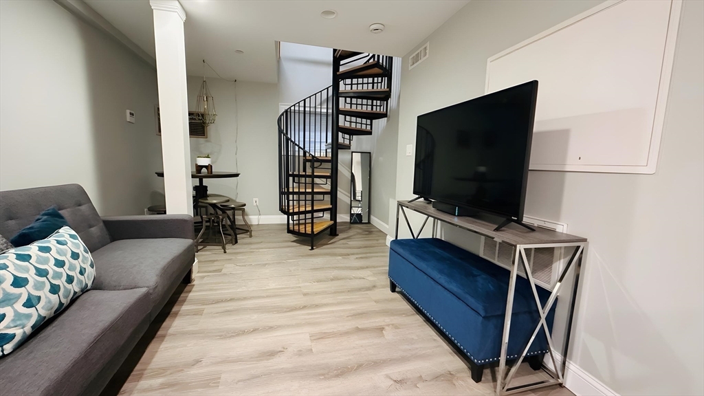9 Anderson Street, Unit 1F Boston, MA 02114 - Photo 7 of 18
