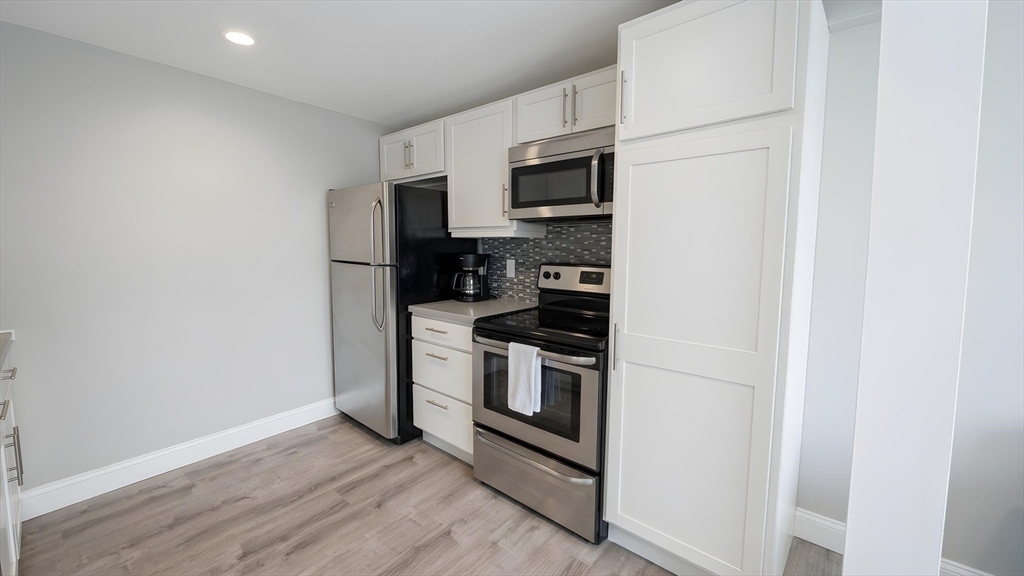 9 Anderson Street, Unit 1F Boston, MA 02114 - Photo 9 of 18