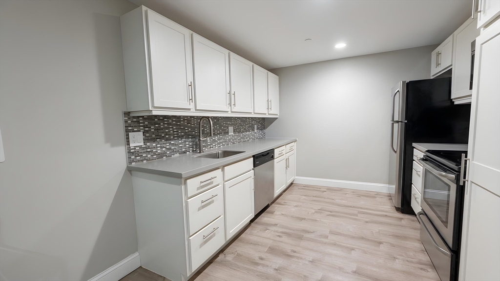9 Anderson Street, Unit 1F Boston, MA 02114 - Photo 10 of 18
