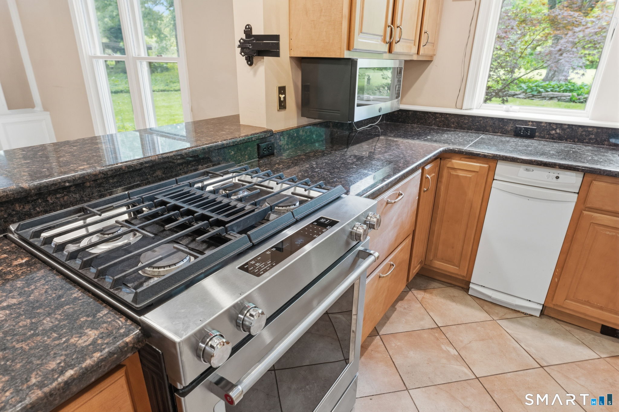 13 Juniper Road Bloomfield, CT 06002 - Photo 17 of 39