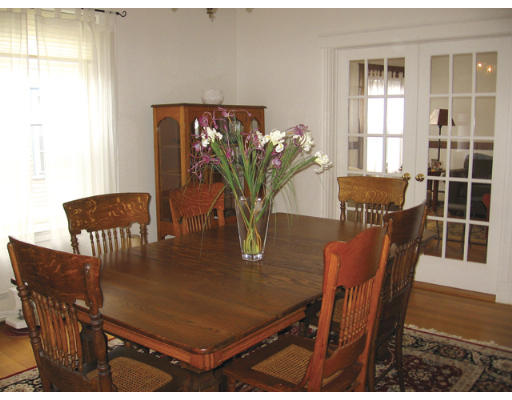 34 Manchester Road Brookline, MA 02446 - Photo 4 of 9 a view of a dining room with furniture