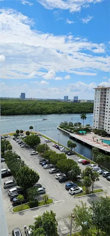 $269,900 | 500 Bayview Drive, Unit 1117, Sunny Isles Beach, FL 33160