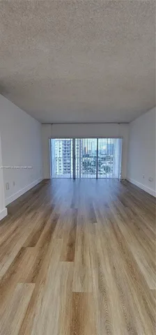 $269,900 | 500 Bayview Drive, Unit 1117, Sunny Isles Beach, FL 33160