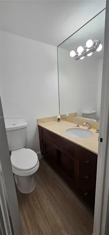 $269,900 | 500 Bayview Drive, Unit 1117, Sunny Isles Beach, FL 33160