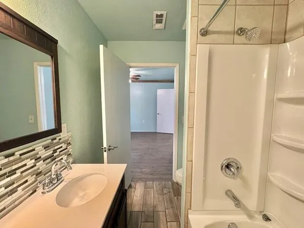 $2,100 | 4254 Lancaster Drive, Niceville, FL 32578