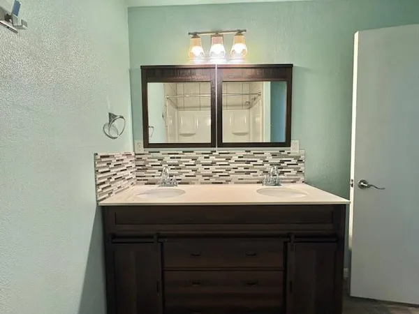 $2,100 | 4254 Lancaster Drive, Niceville, FL 32578