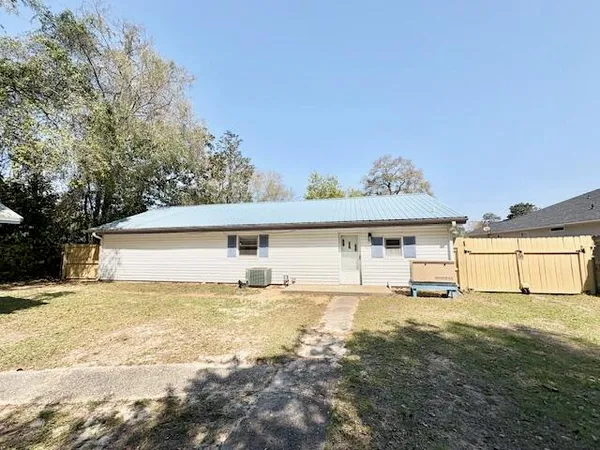 $2,100 | 4254 Lancaster Drive, Niceville, FL 32578