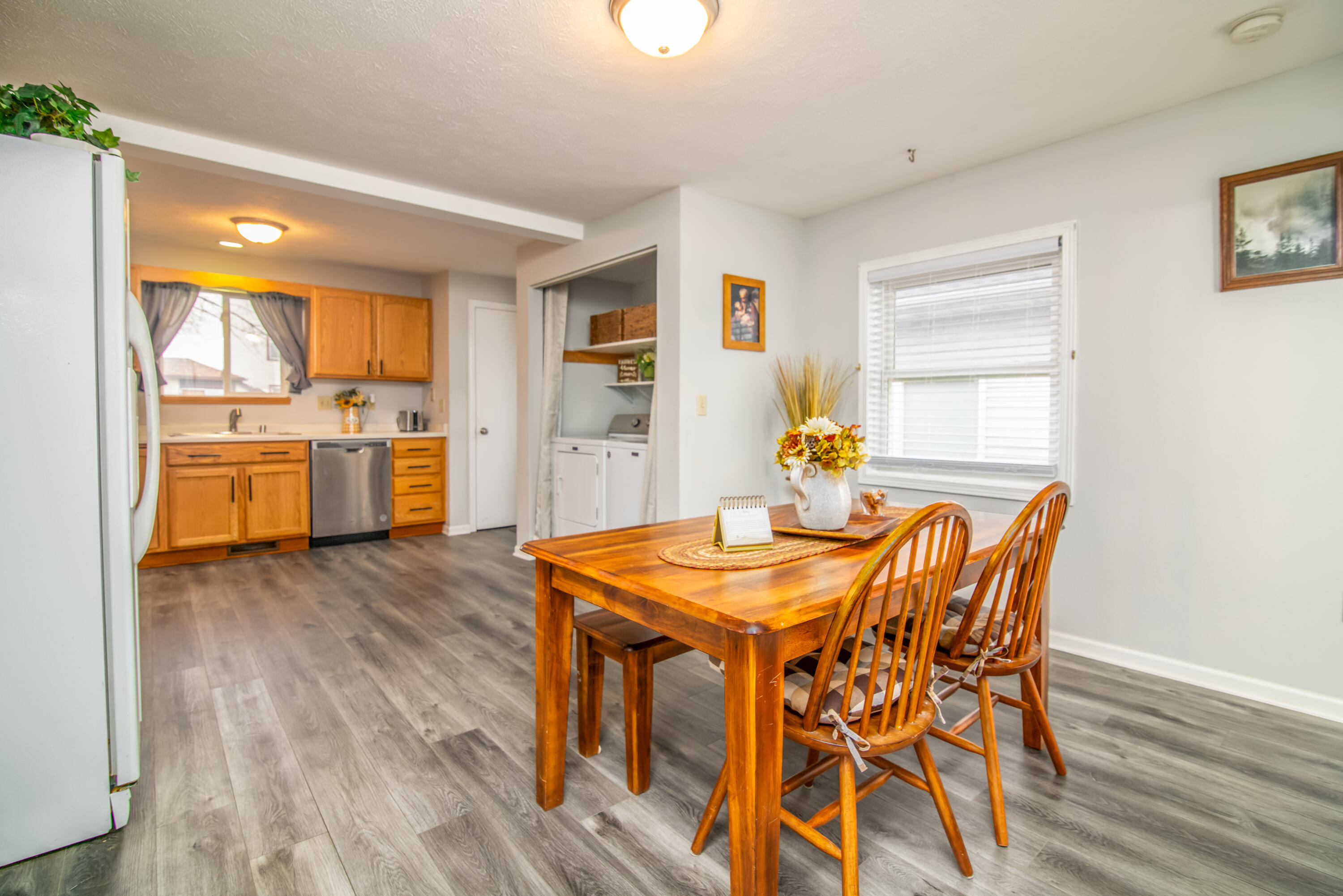 449 Taylor Street Waterloo, WI 53594 - Photo 16 of 37 Dining + Kitchen