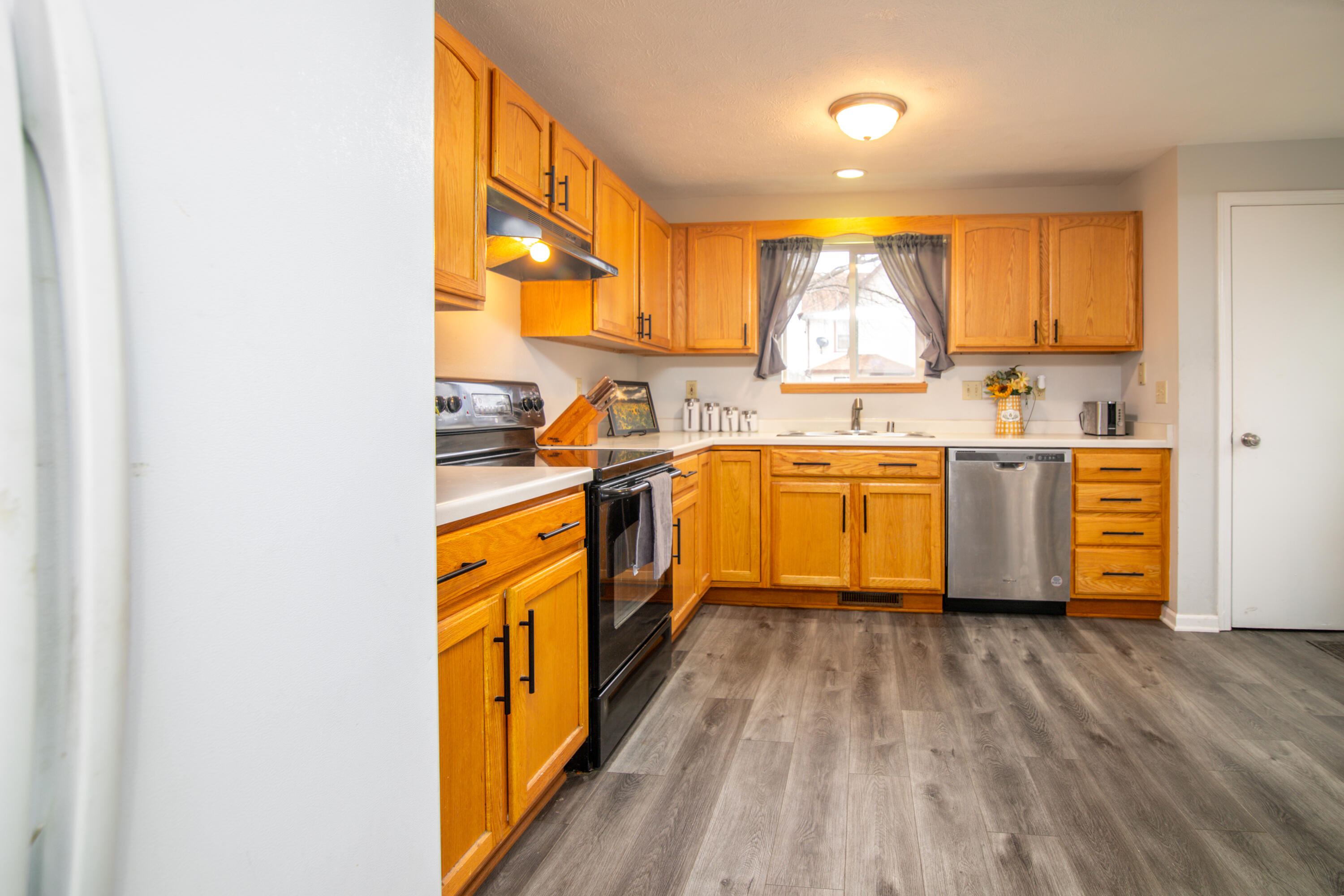 449 Taylor Street Waterloo, WI 53594 - Photo 20 of 37 Kitchen