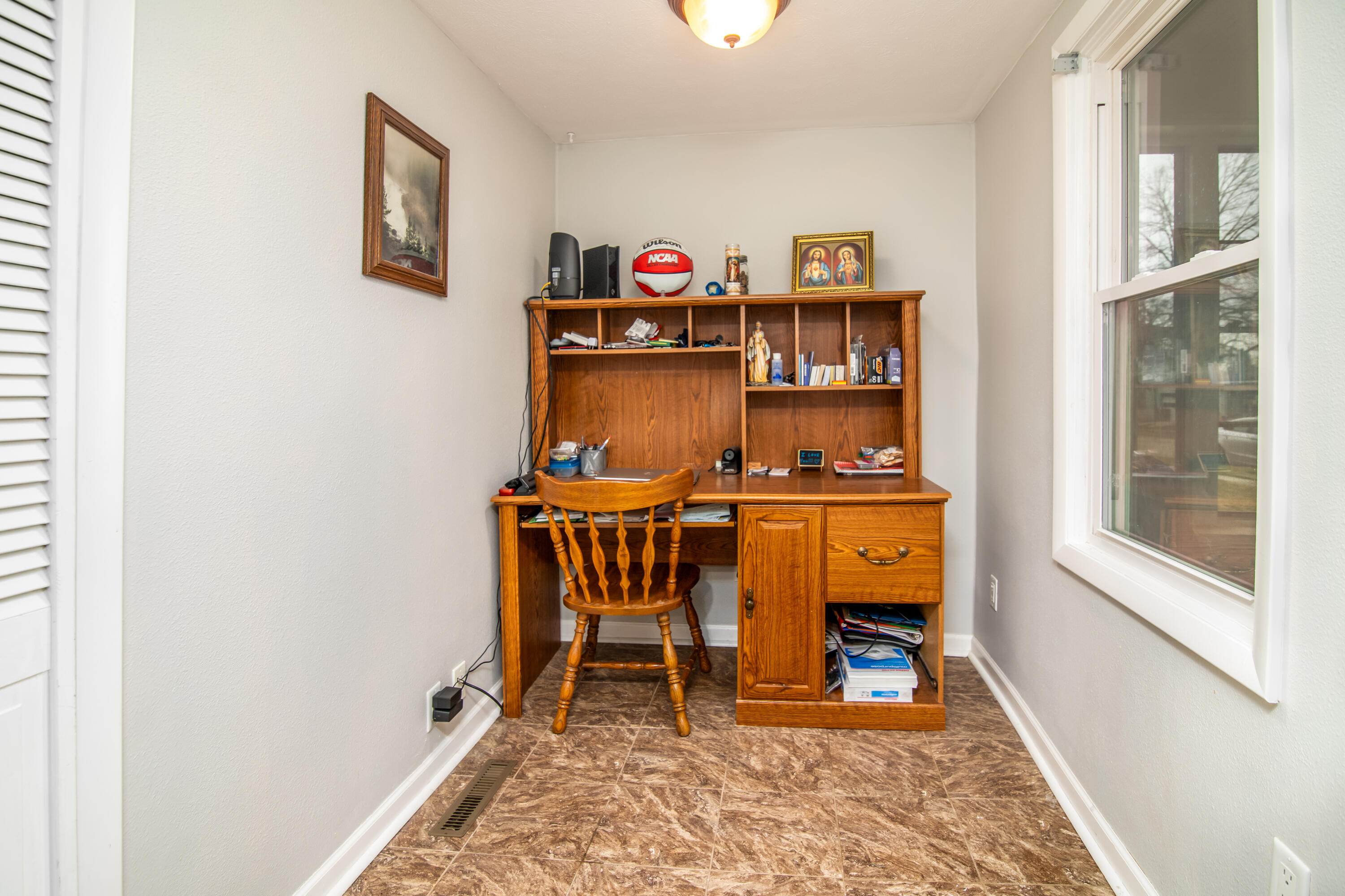 449 Taylor Street Waterloo, WI 53594 - Photo 26 of 37 Office