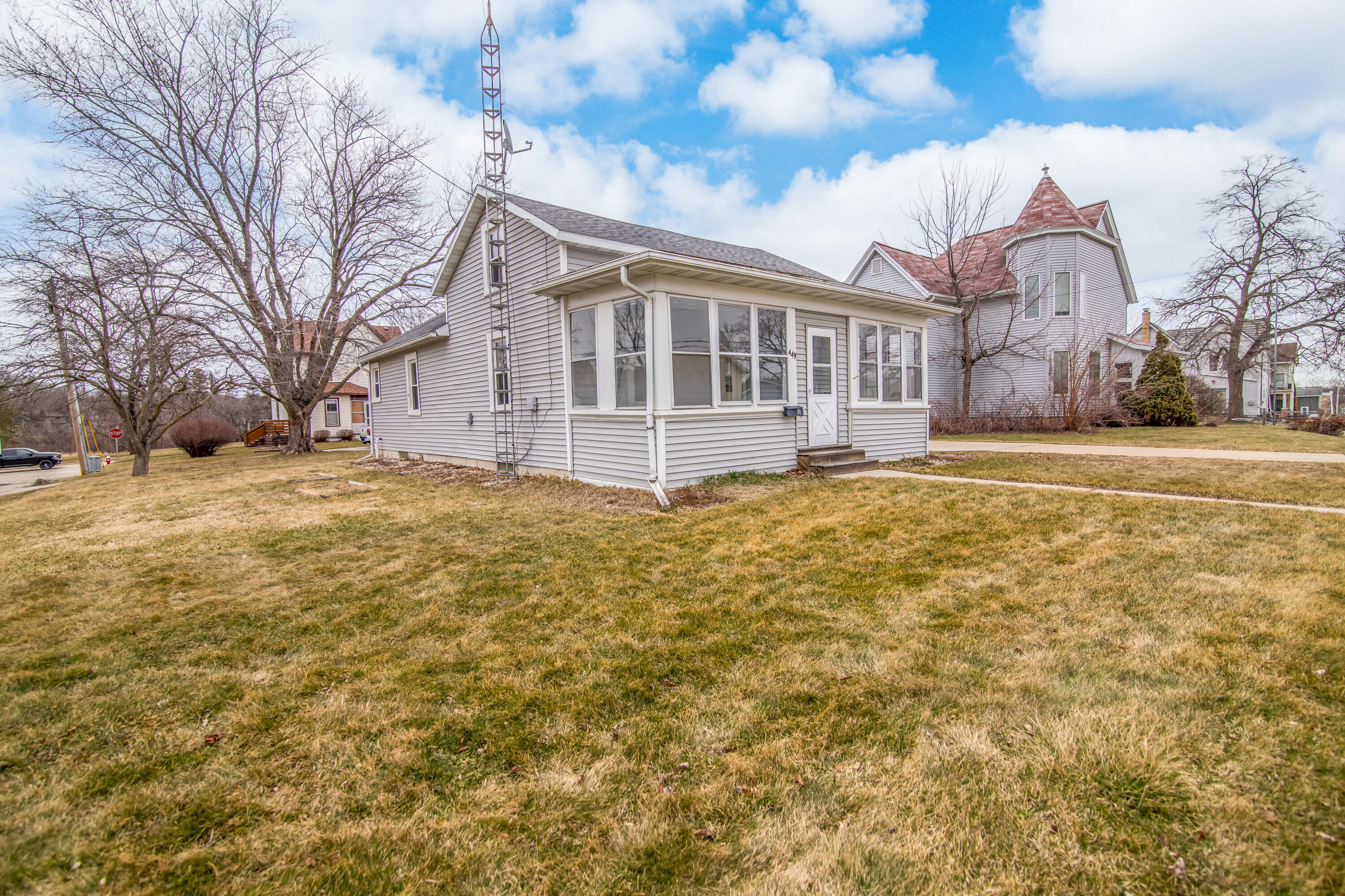 449 Taylor Street Waterloo, WI 53594 - Photo 4 of 37 Corner