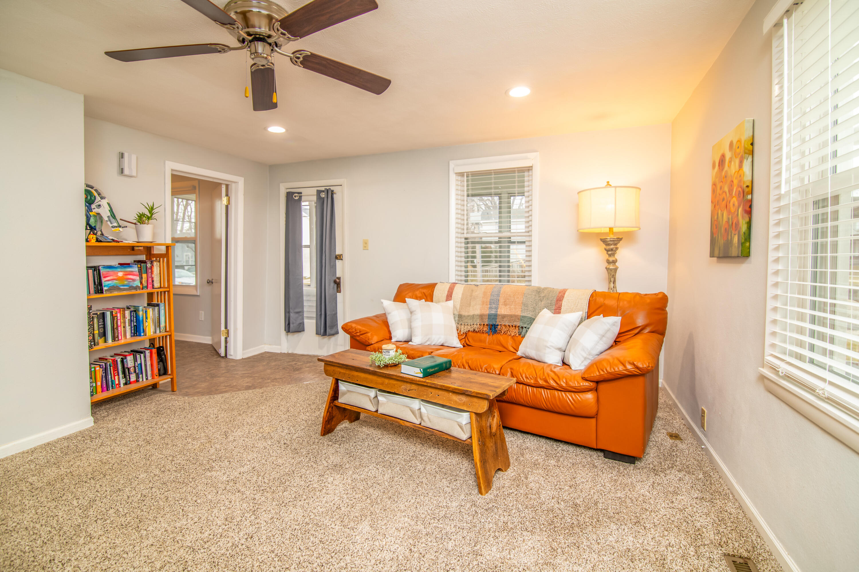 449 Taylor Street Waterloo, WI 53594 - Photo 10 of 37 Living Room