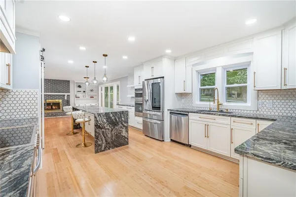 $649,999 | 4806 Trailwood Drive, Greensboro, NC 27407
