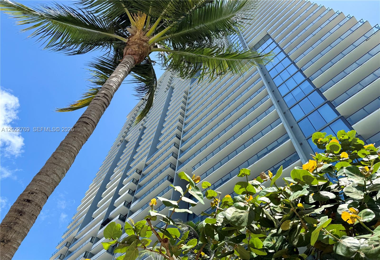 68 Southeast 6th Street, Unit 810 Miami, FL 33131 - Photo 21 of 33