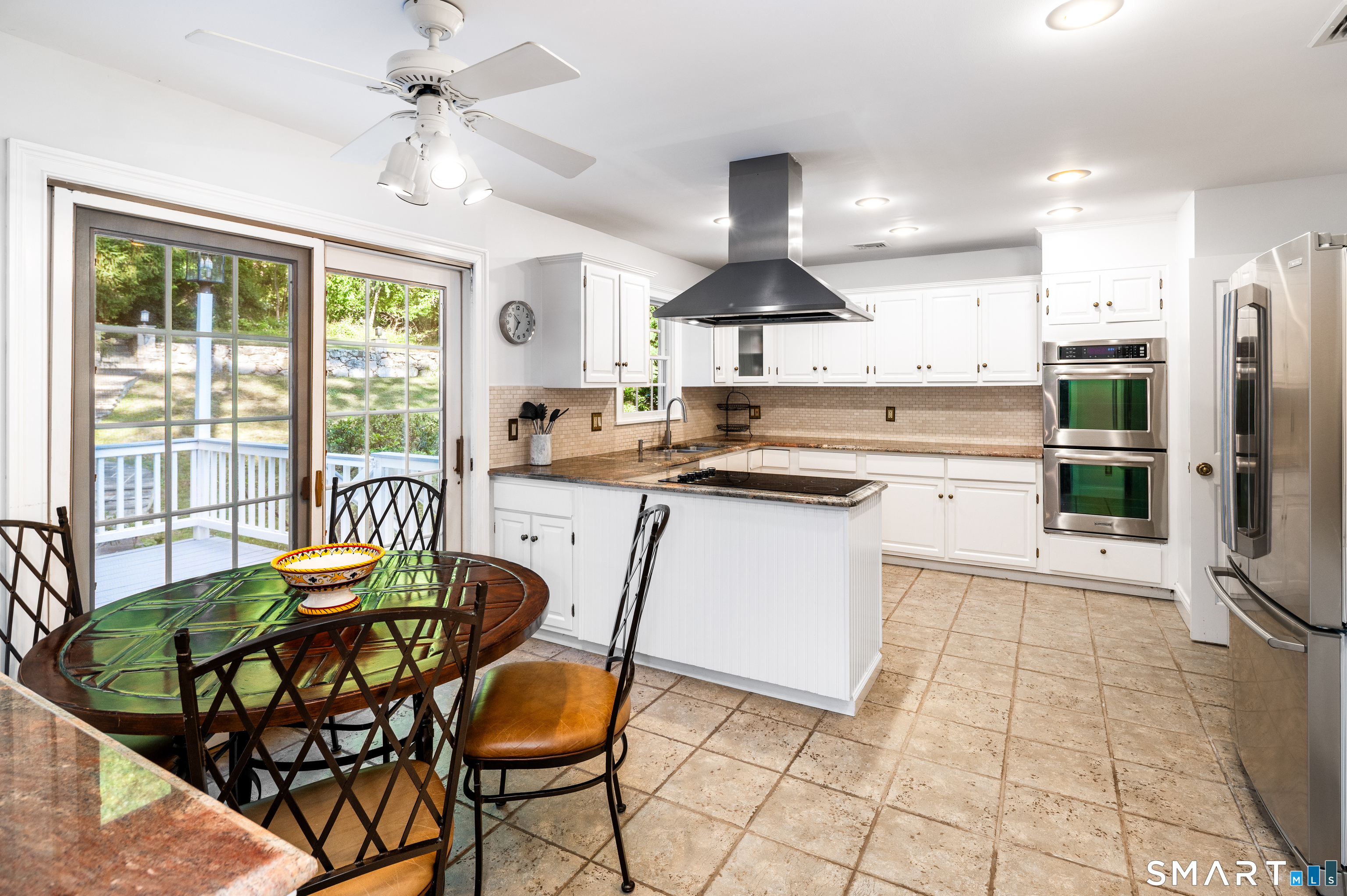 89 Eastover Road Stamford, CT 06905 - Photo 11 of 36