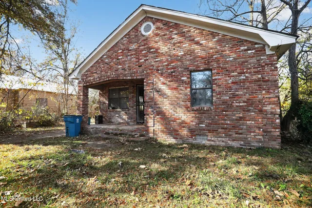 $23,000 | 421 Lincoln Place, Clarksdale, MS 38614