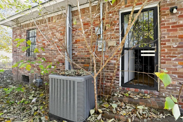 $23,000 | 421 Lincoln Place, Clarksdale, MS 38614