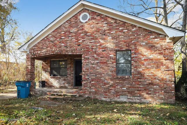 $23,000 | 421 Lincoln Place, Clarksdale, MS 38614