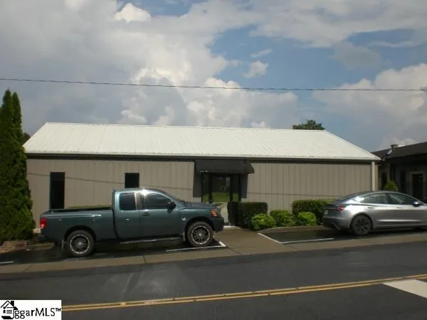 $2,800 | 106 North Pendleton Street, Easley, SC 29640