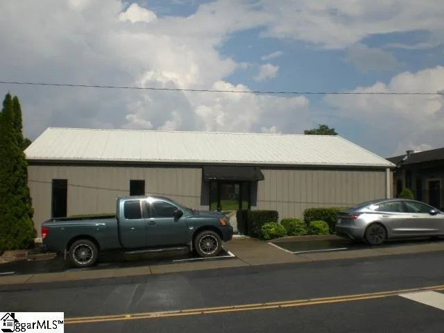 $2,800 | 106 North Pendleton Street, Easley, SC 29640