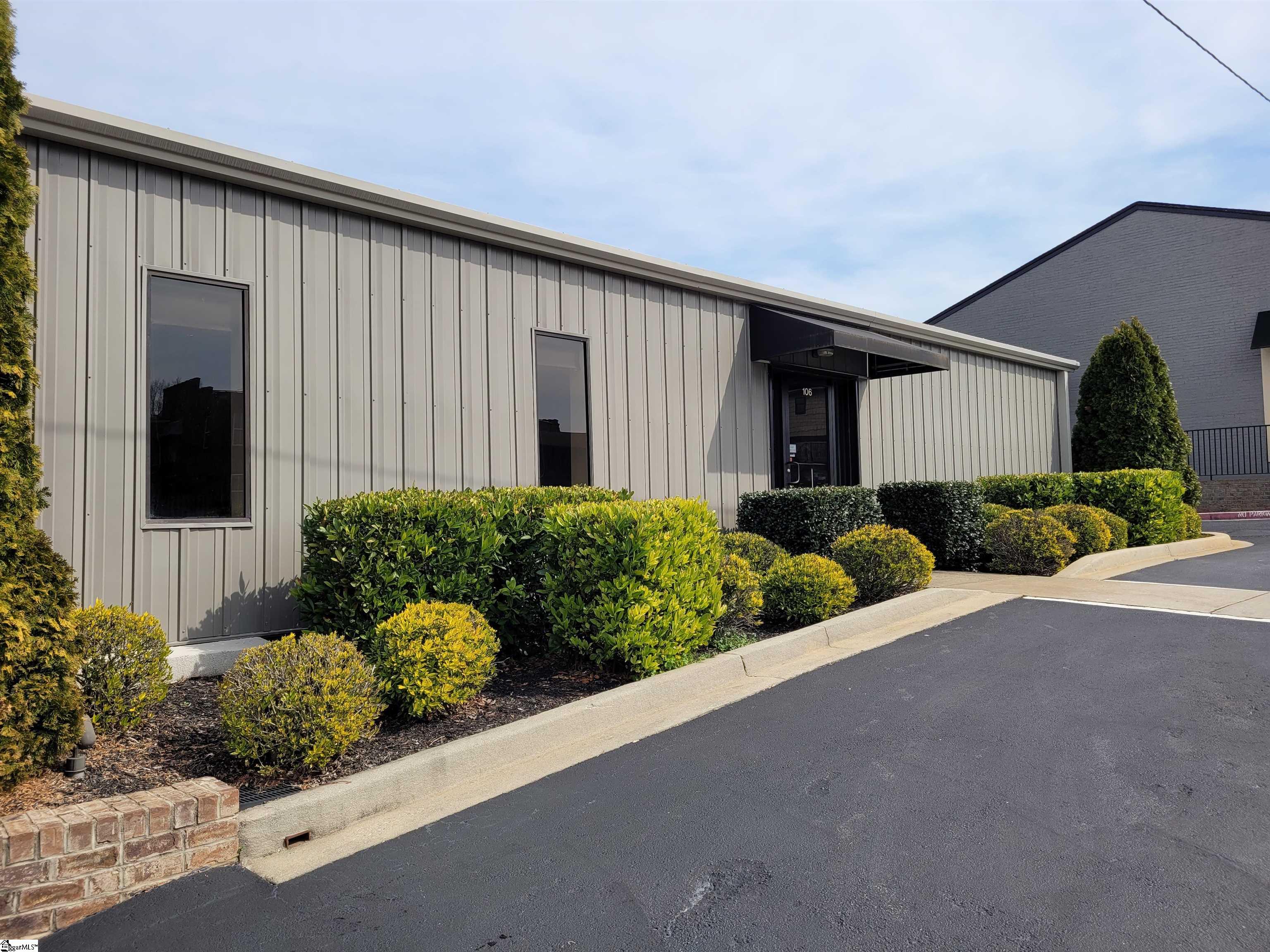 106 North Pendleton Street Easley, SC 29640 - Photo 2 of 16