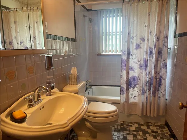 a view of a storage & utility room