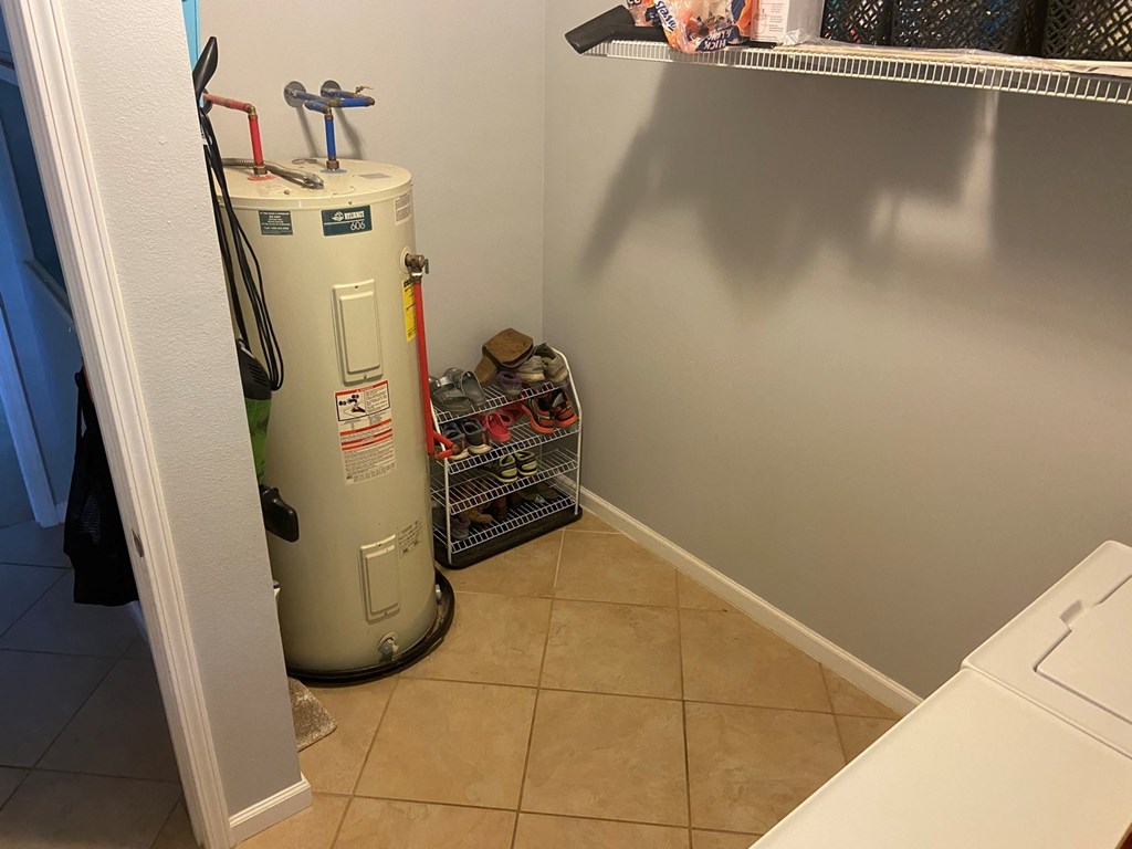 4950 Eddins Road Dothan, AL 36301 - Photo 16 of 30 Laundry