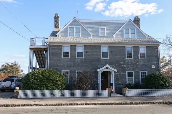 $3,800 | 101 Granite Street, Unit 3, Rockport, MA 01966