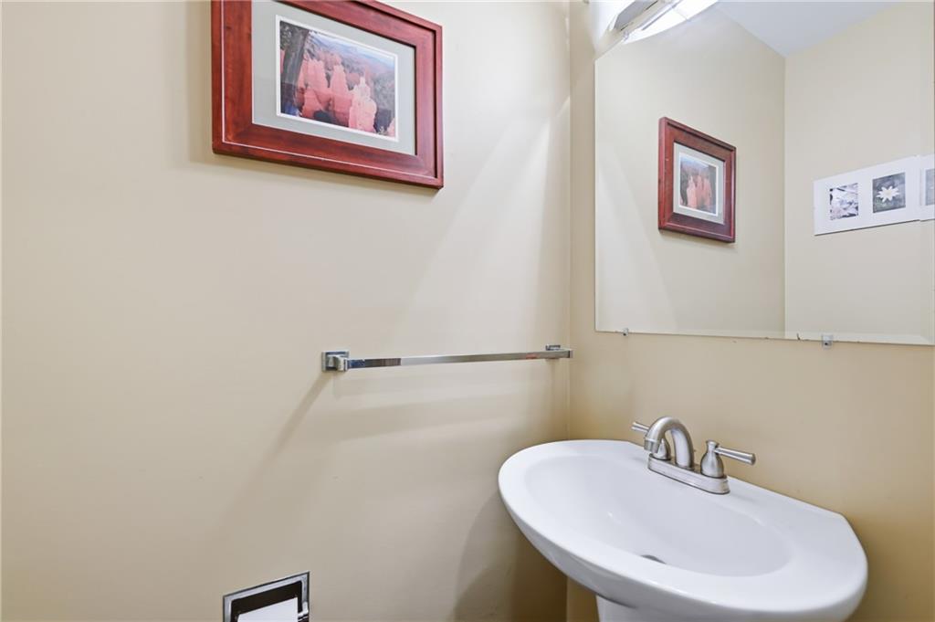 801 Koonce Road Hermitage, PA 16148 - Photo 21 of 35 Powder Room