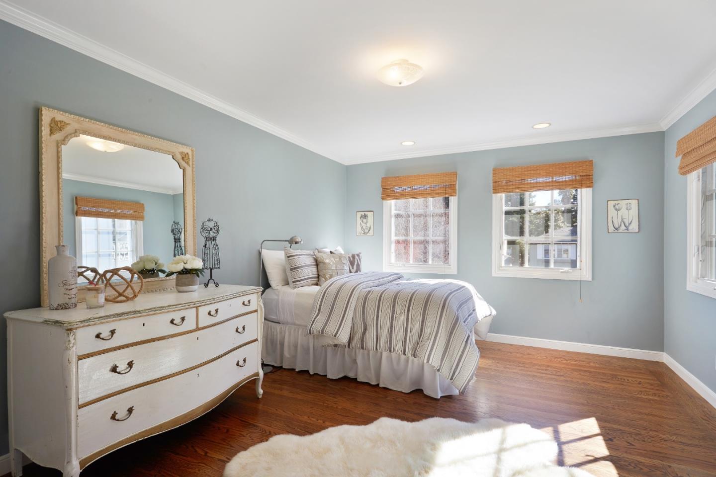 708 Oregon Avenue San Mateo, CA 94402 - Photo 12 of 18