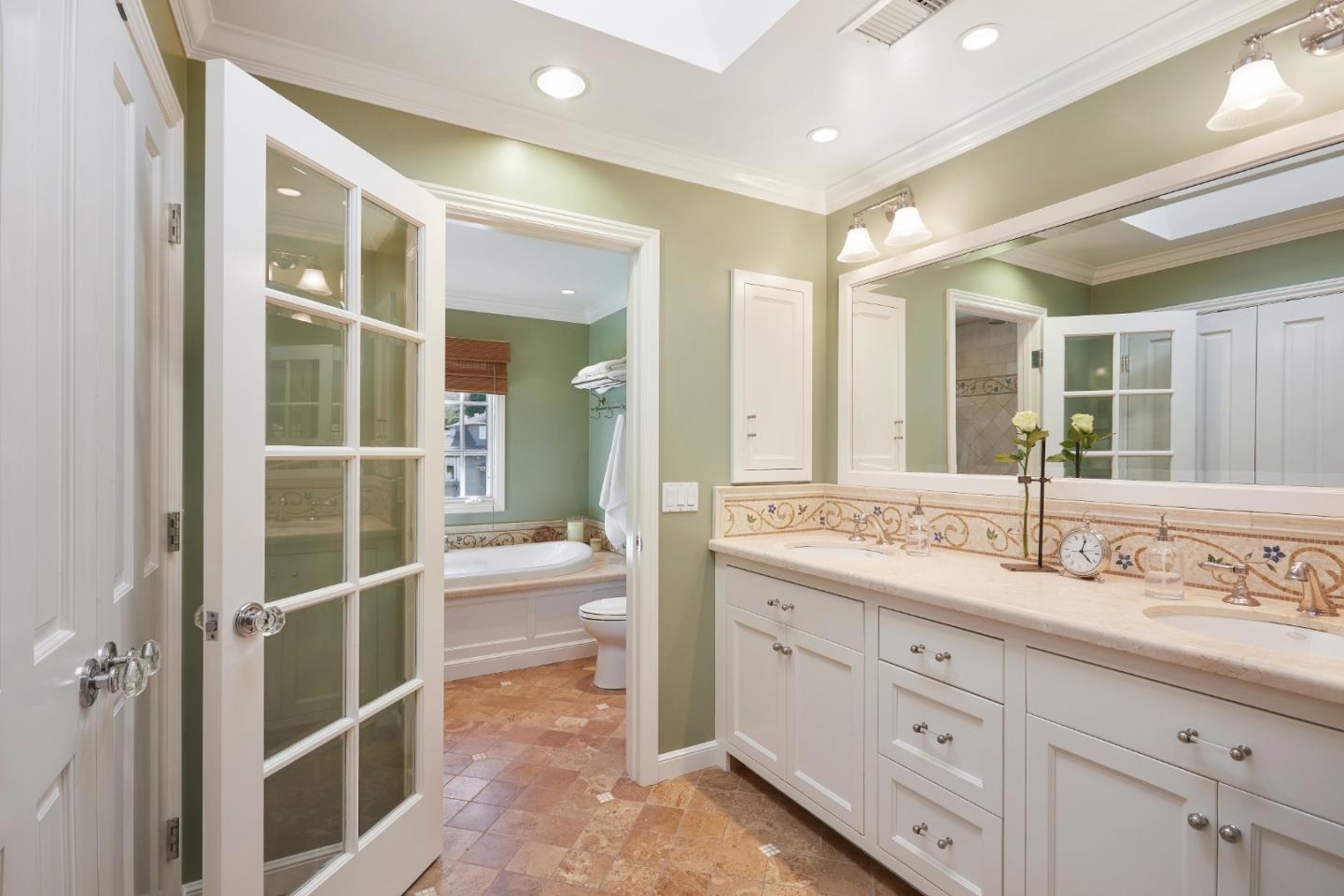 708 Oregon Avenue San Mateo, CA 94402 - Photo 10 of 18