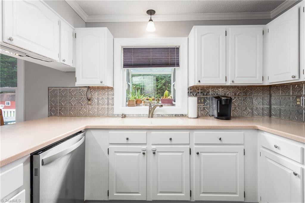 2600 Northfork Terrace High Point, NC 27265 - Photo 13 of 44 Gallery Image 13
