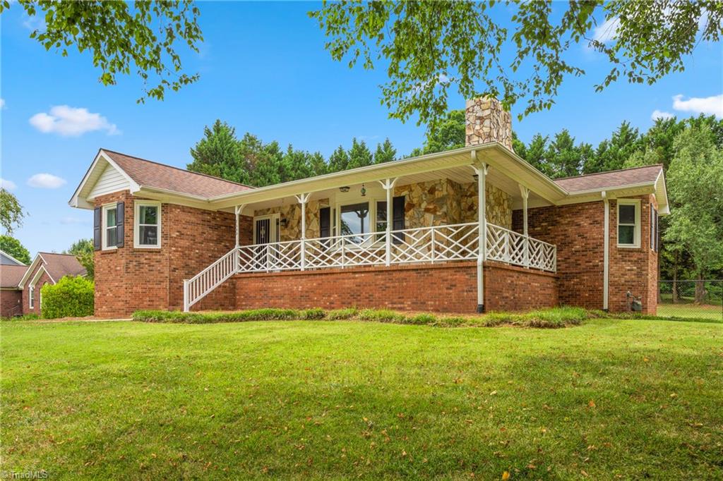 2600 Northfork Terrace High Point, NC 27265 - Photo 3 of 44 Gallery Image 3