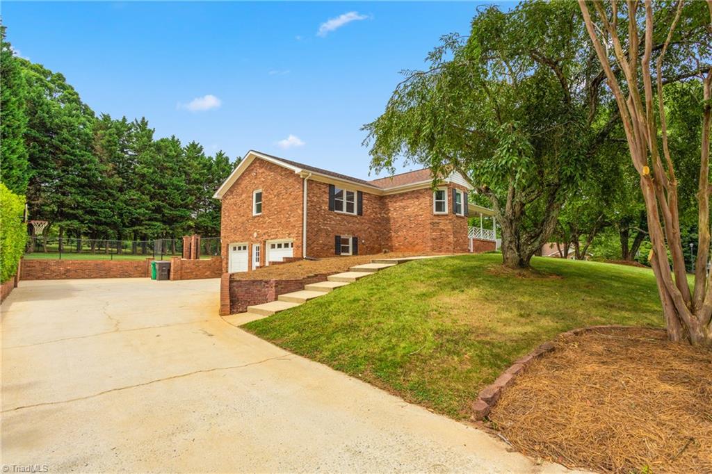 2600 Northfork Terrace High Point, NC 27265 - Photo 4 of 44 Gallery Image 4