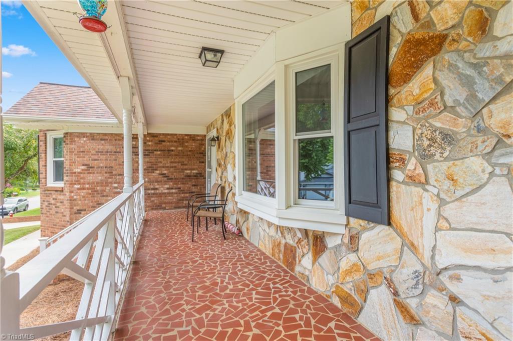 2600 Northfork Terrace High Point, NC 27265 - Photo 5 of 44 Gallery Image 5
