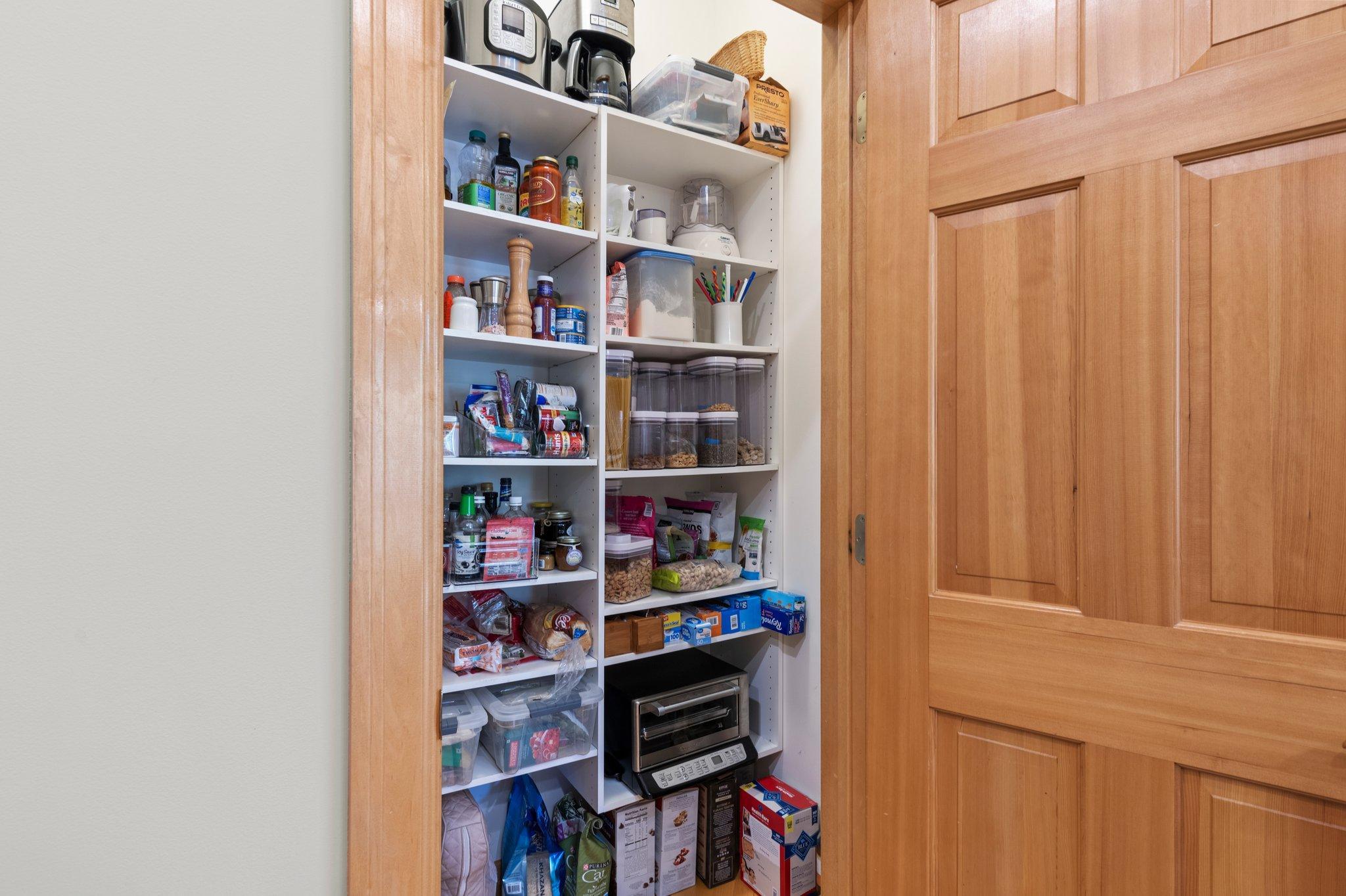 9388 Shetland Road Eden Prairie, MN 55347 - Photo 23 of 81