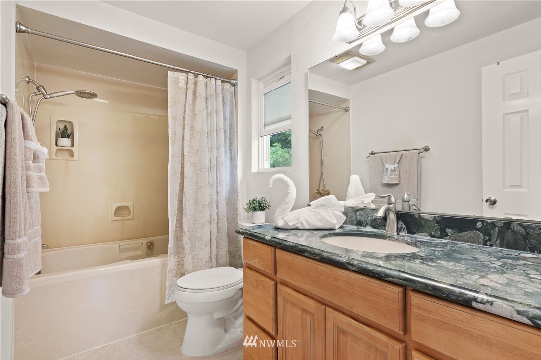 10903 Southeast 182nd Street Renton, WA 98055 - Photo 18 of 29 Gallery Image 18