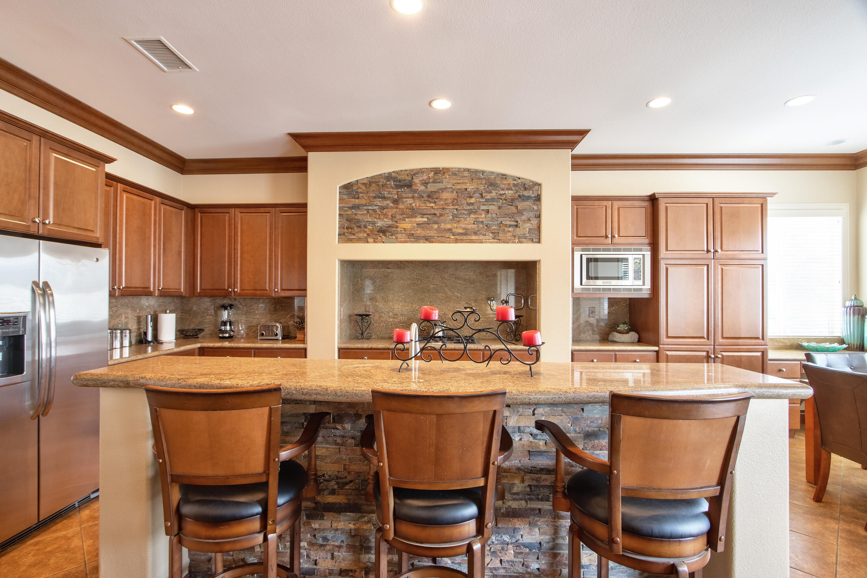 153 Merano Way Palm Desert, CA 92211 - Photo 12 of 39 17-Kitchen