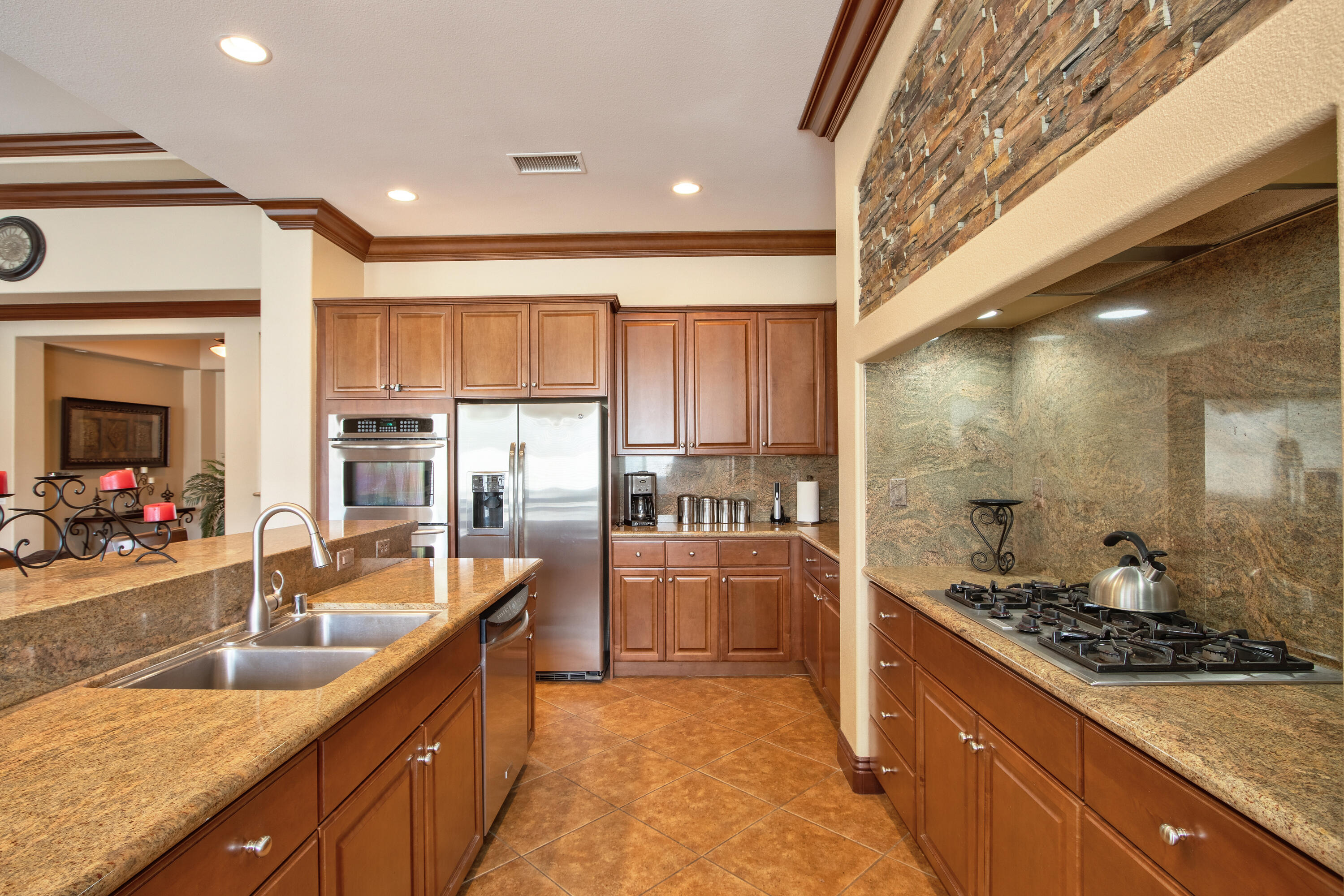 153 Merano Way Palm Desert, CA 92211 - Photo 15 of 39 20-Kitchen
