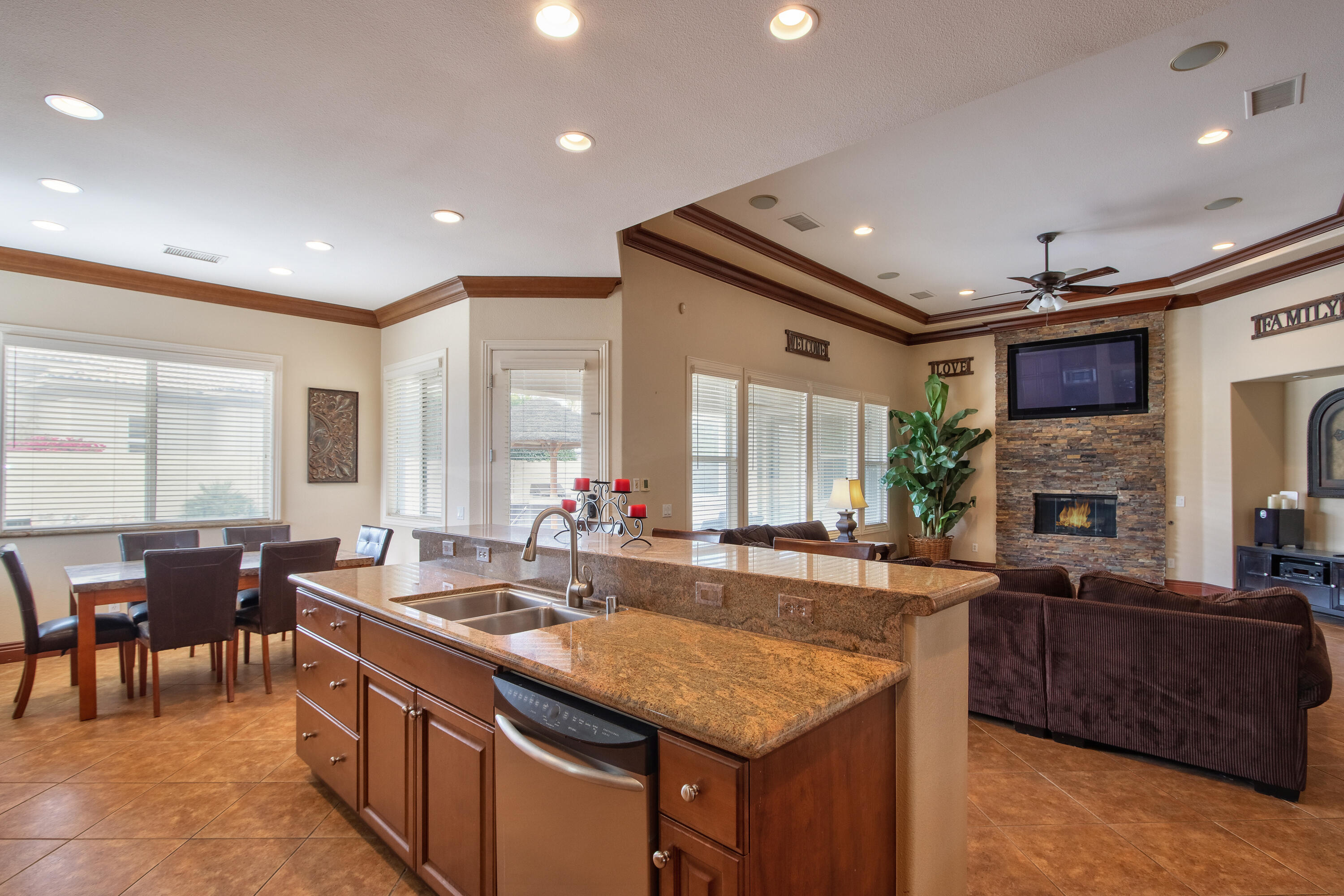 153 Merano Way Palm Desert, CA 92211 - Photo 16 of 39 21-Kitchen
