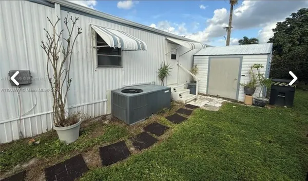 $1,000 | 5470 Southwest 25th Way, Unit 5470, Dania Beach, FL 33312