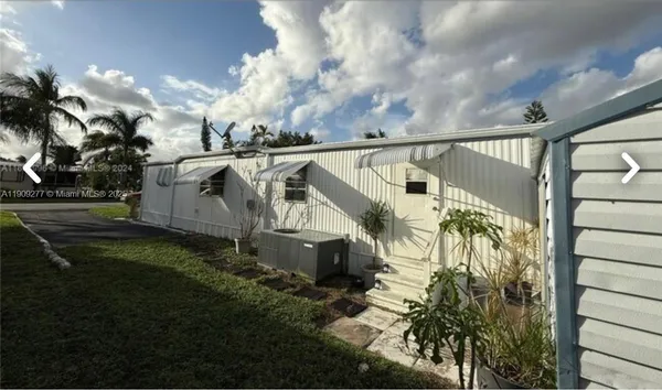 $1,000 | 5470 Southwest 25th Way, Unit 5470, Dania Beach, FL 33312