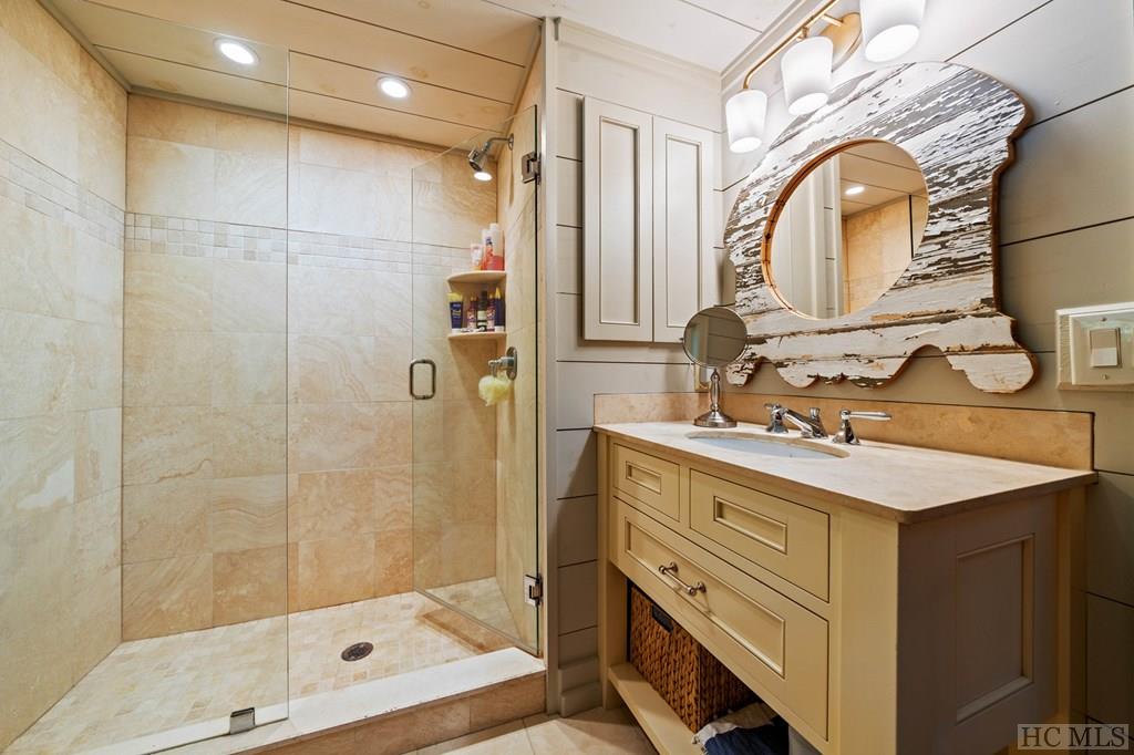 160 Down Ridge Road Sapphire, NC 28774 - Photo 20 of 68 Gallery Image 20