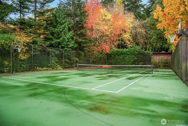 a view of a tennis court