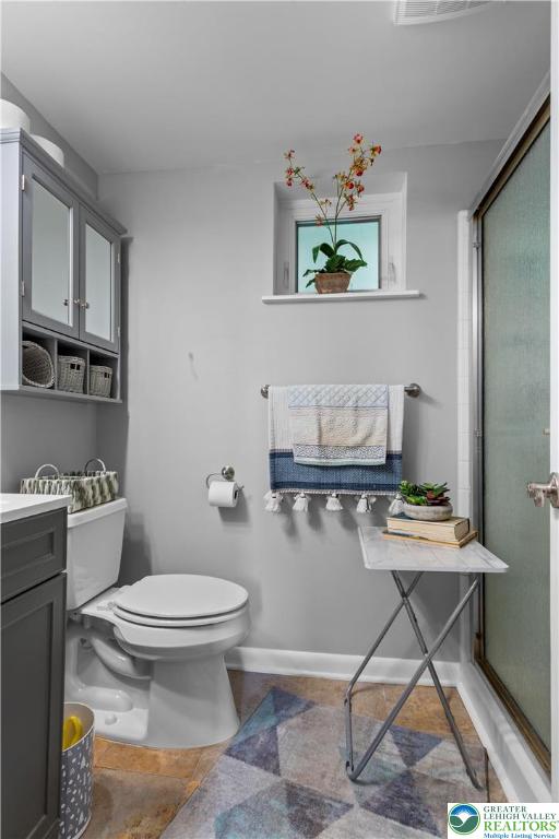 910 Gall Road Easton, PA 18040 - Photo 16 of 30 a room with a wooden floor and a table