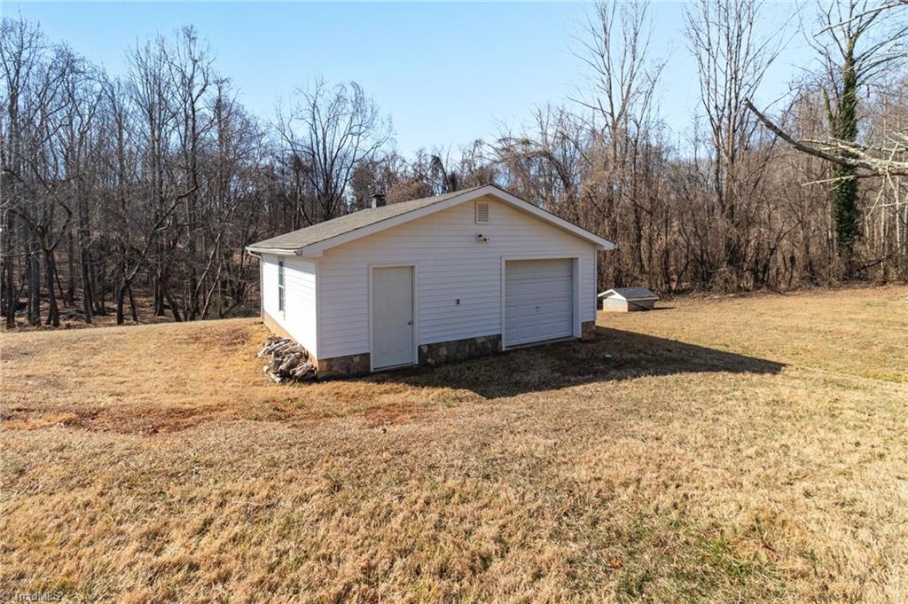 3859 Volunteer Road Pinnacle, NC 27043 - Photo 25 of 29