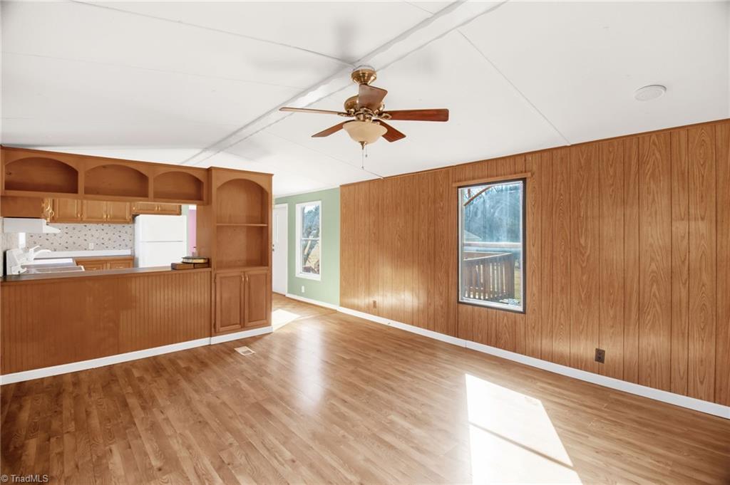 3859 Volunteer Road Pinnacle, NC 27043 - Photo 5 of 29