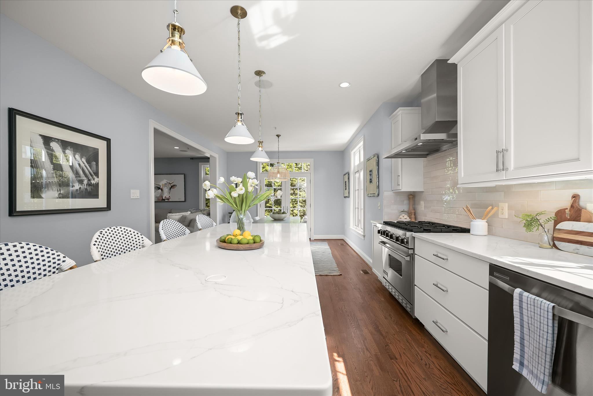 6700 Fairfax Road Chevy Chase, MD 20815 - Photo 16 of 64 Huge Island w Quartz Counters