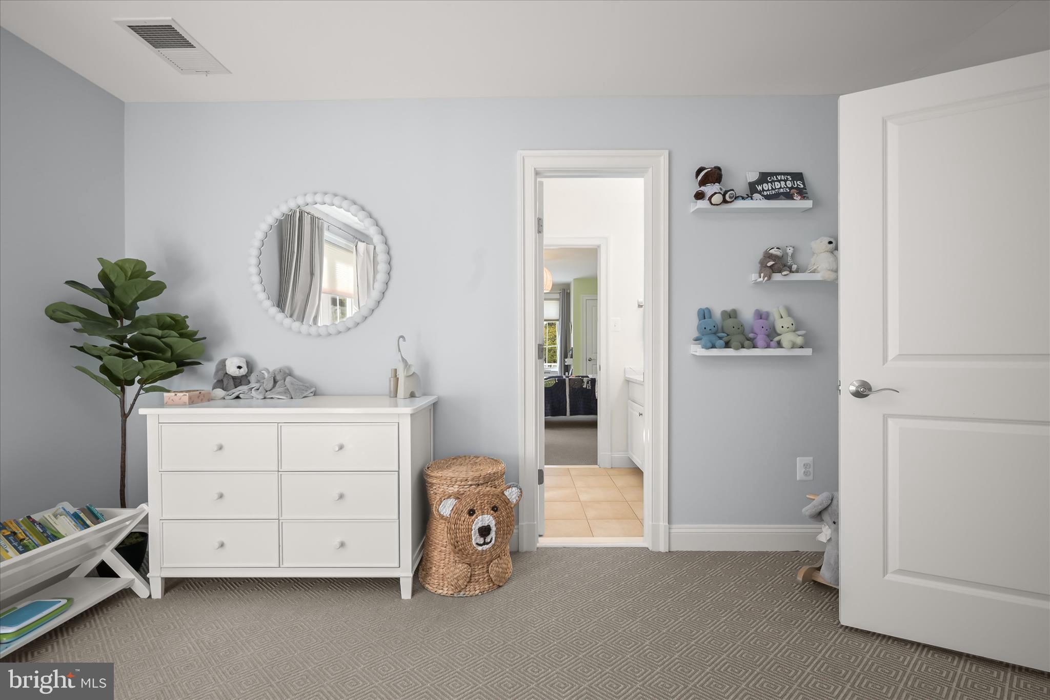 6700 Fairfax Road Chevy Chase, MD 20815 - Photo 37 of 64 Jack & Jill Bath Access